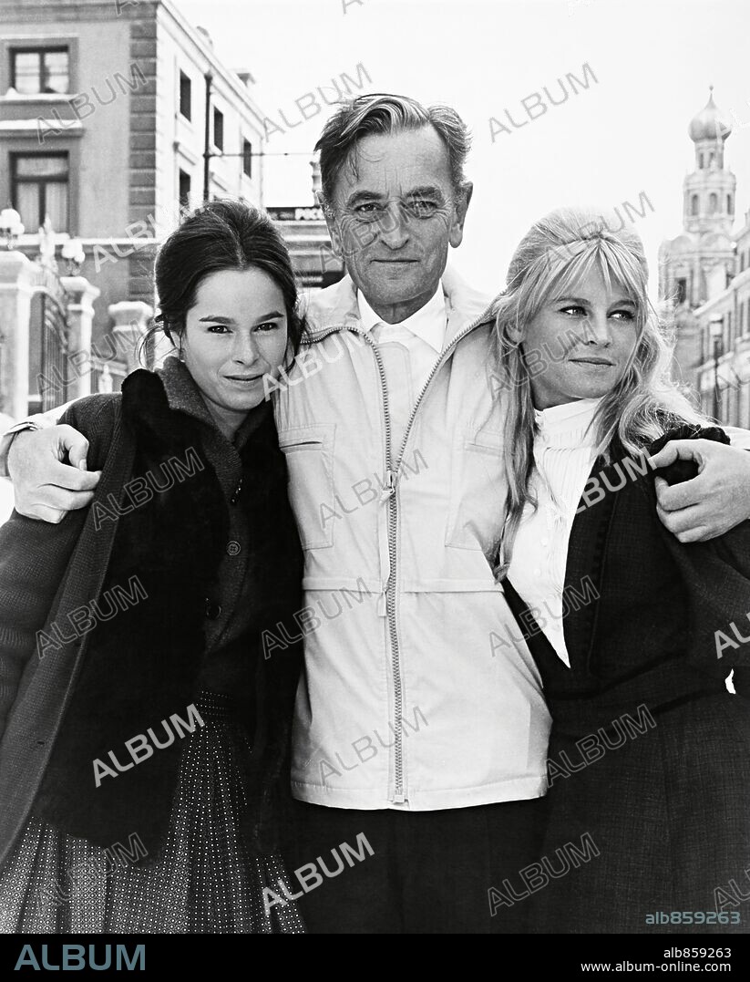 DAVID LEAN, GERALDINE CHAPLIN und JULIE CHRISTIE in DOCTOR ZHIVAGO, 1965, unter der Regie von DAVID LEAN. Copyright CARLO PONTI/MGM.