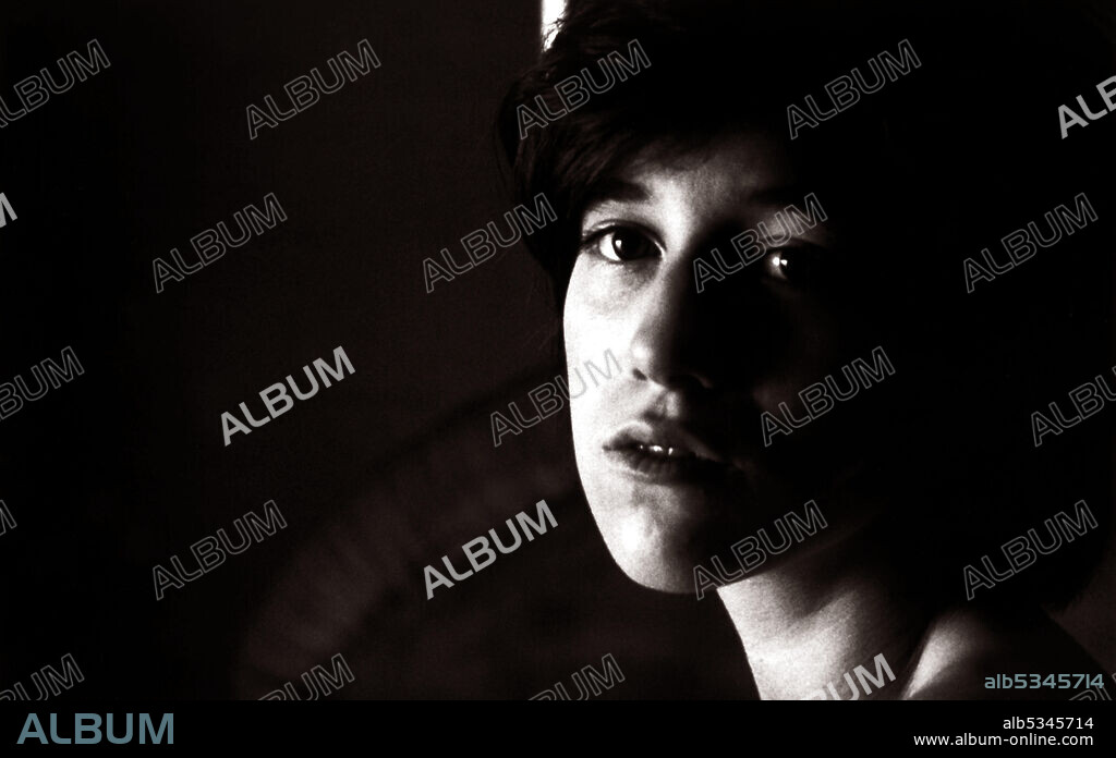 CHARLOTTE GAINSBOURG in DER ZEMENTGARTEN, 1993 (THE CEMENT GARDEN), unter der Regie von ANDREW BIRKIN. Copyright CONSTANTIN/TORII/S.MONTALTI/LAURENTIC.