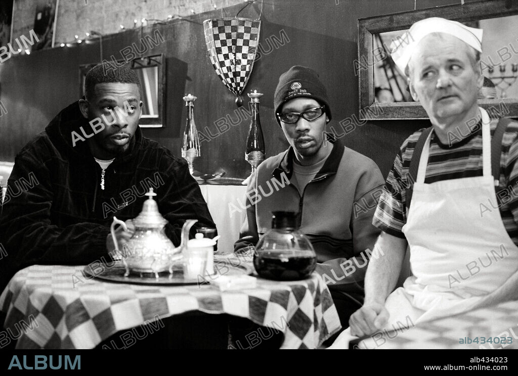 BILL MURRAY and RZA in COFFEE AND CIGARETTES, 2003, directed by JIM JARMUSCH. Copyright UNITED ARTISTS / JARMUSCH, JIM.