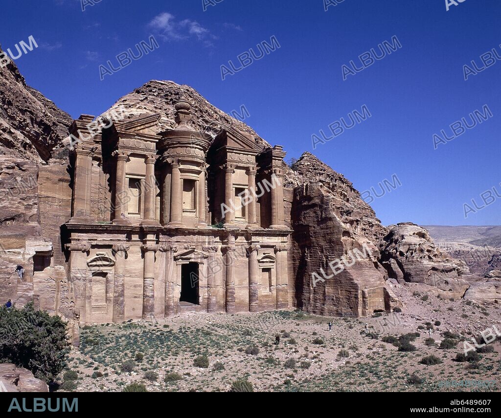 FACHADA DEL TEMPLO ED-DEIR O MONASTERIO - SIGLO III AC.