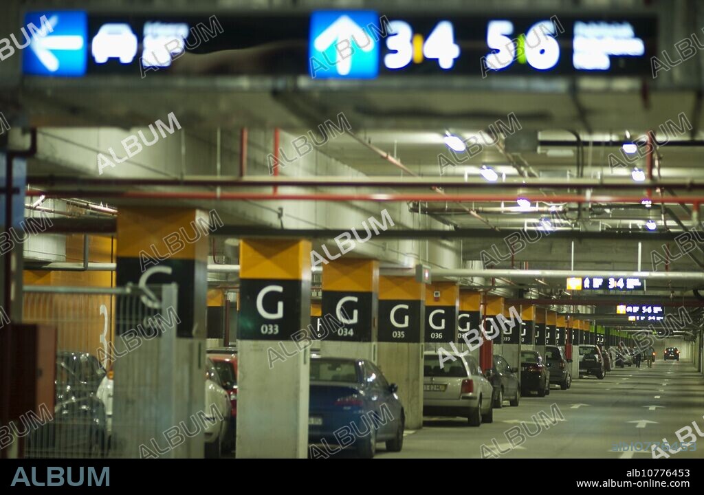 Parking, BEC, Bilbao Exhibition Center, Barakaldo, Bizkaia, Euskadi, Spain.