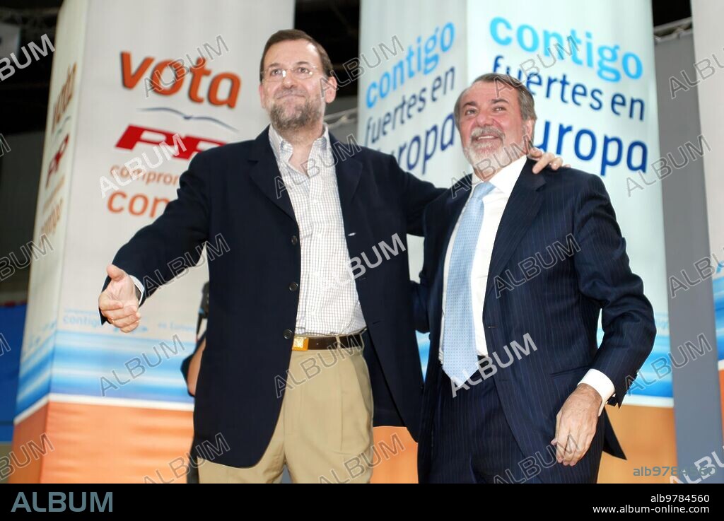 Zaragoza, 06 de junio de 2004. -Elecciones Europeas 2004, mitin del Pp en Zaragoza. Mariano Rajoy, el candidato número uno Jaime mayor oreja y la Candidata número dos Luisa Fernanda Rudi. Foto: Fabián Simón. .