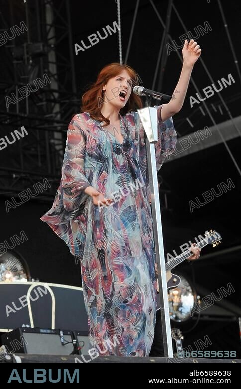 Florence + the Machine, Florence and the Machine-die englische Band um die Singer-Songwriterin Florence Welch live beim Hurricane Festival 2012: Rock-und Alternative Open Air Festival in Scheessel.