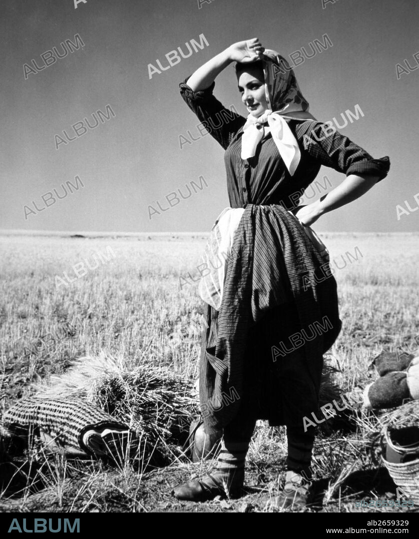 PELICULA : LA VENGANZA , 1957  DIRECTOR , JUAN ANTONIO BARDEM  ACTORES , CARMEN SEVILLA  SEVILLA, CARMEN  ACTRIZ Y CANTANTE ESPAÑOLA.