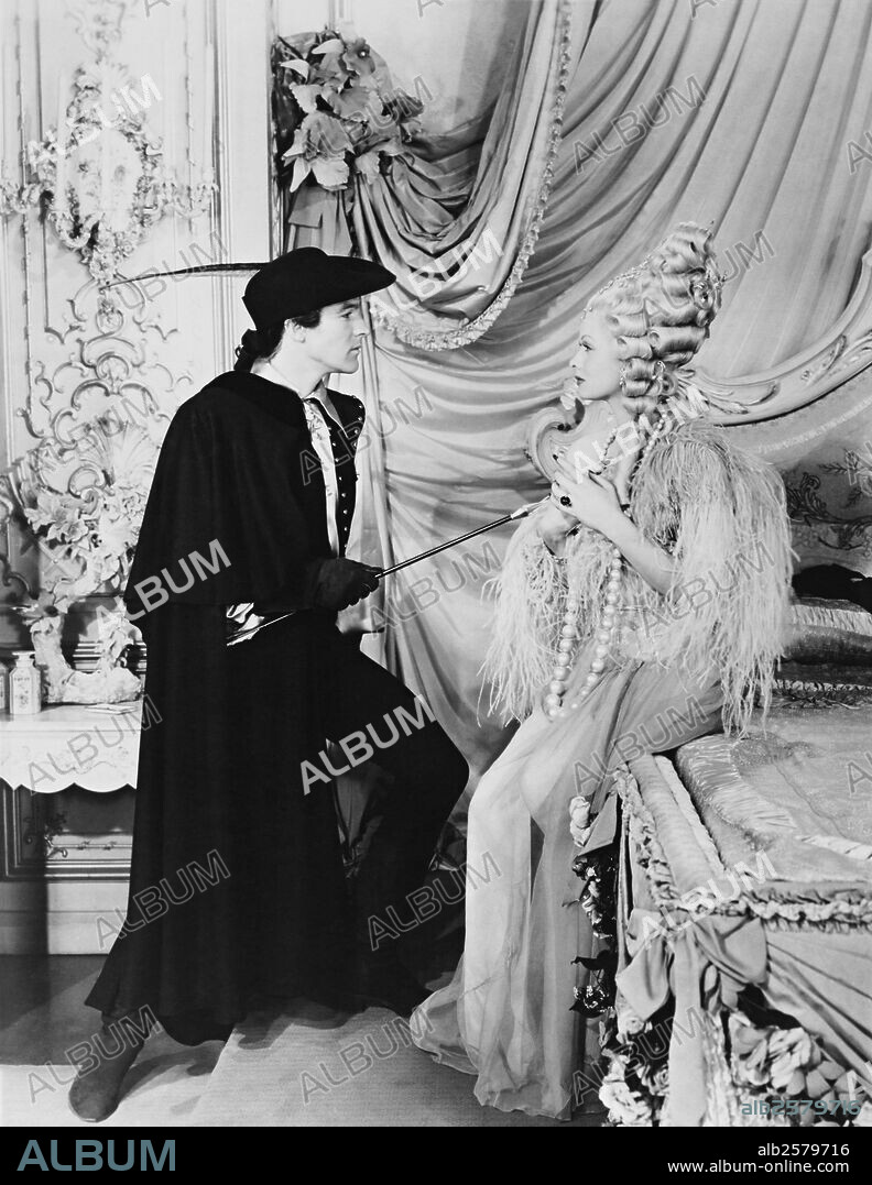 GENE KELLY and LUCILLE BALL in DU BARRY WAS A LADY, 1943, directed by ROY DEL RUTH. Copyright M.G.M.