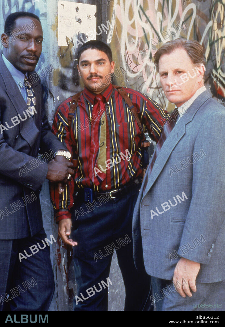 GORDON CLAPP, JAMES MCDANIEL and NICHOLAS TURTURRO in NYPD BLUE-TV, 1993. Copyright 20TH CENTURY FOX TV.
