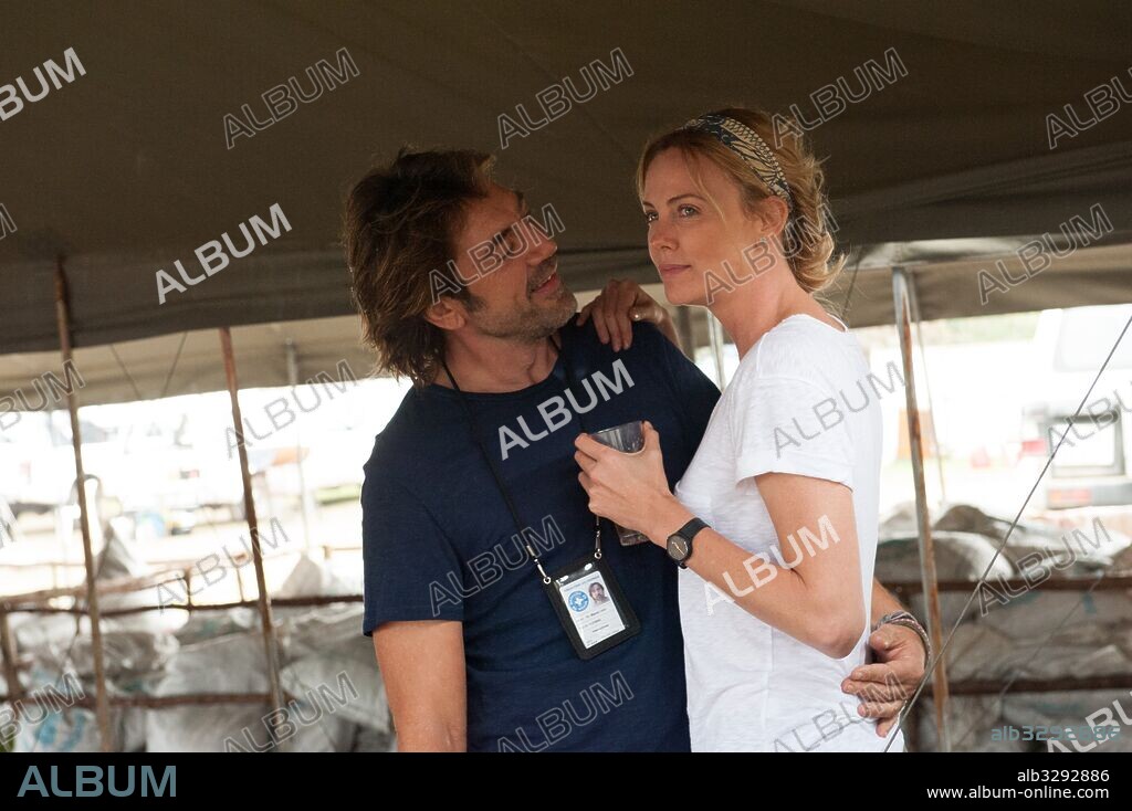 CHARLIZE THERON y JAVIER BARDEM en DIRE TU NOMBRE, 2016 (THE LAST FACE), dirigida por SEAN PENN. Copyright RIVER ROAD ENT/FILMHAVEN ENT/GERBER PIC/MATT PALMIERI PROD.