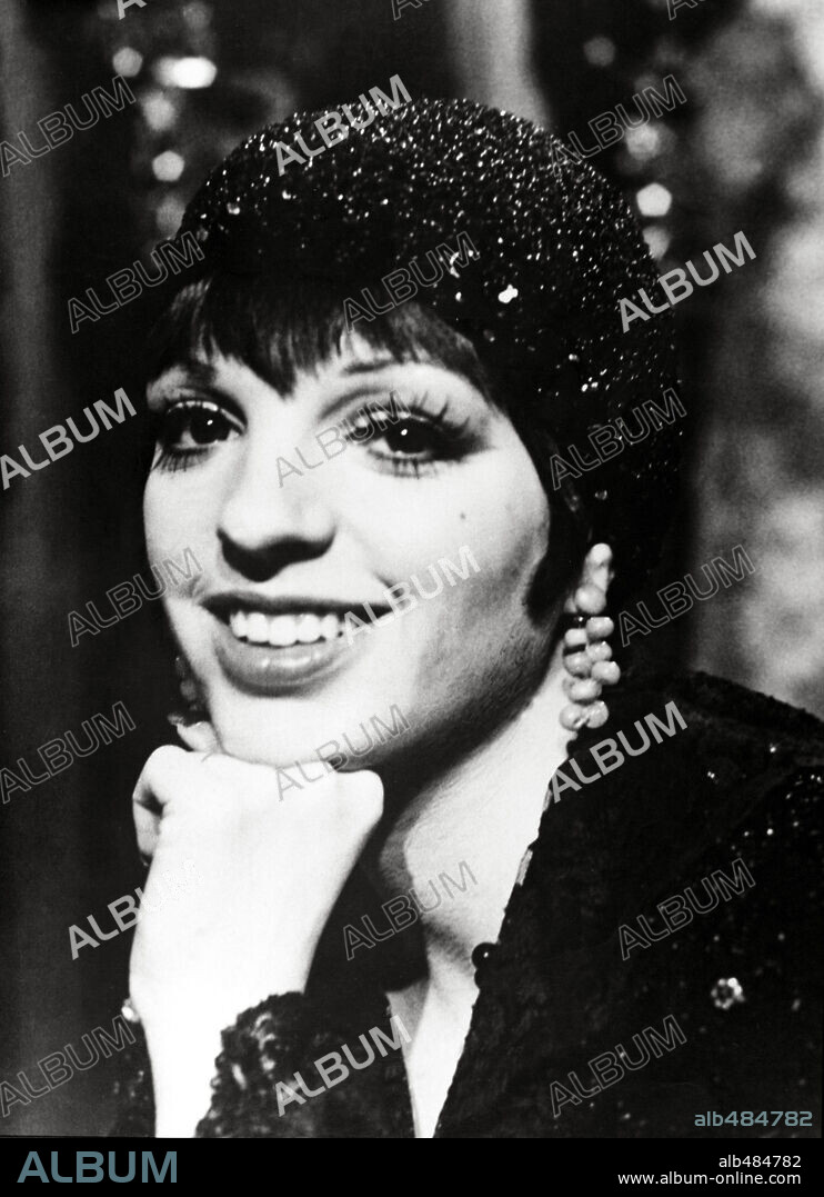 LIZA MINNELLI in CABARET, 1972, directed by BOB FOSSE. Copyright ABC/ALLIED ARTISTS.