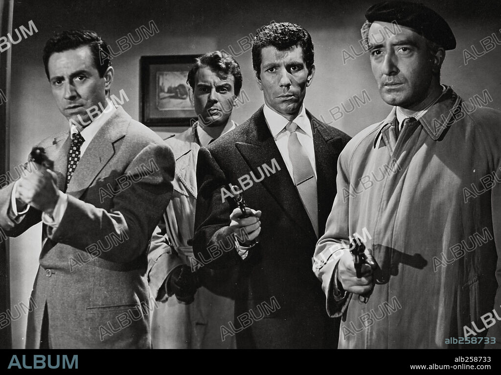 ANGEL JORDAN, FRANCISCO PIQUER y JOSE GUARDIOLA en EL CERCO, 1955, dirigida por MIGUEL IGLESIAS. Copyright ESTE FILMS.