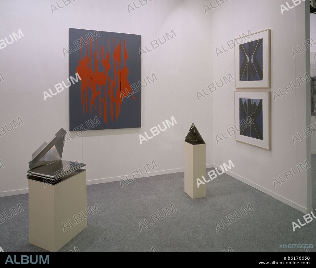 PABLO PALAZUELO. STAND DE LA GALERIA SOLEDAD LORENZO CON PINTURAS Y ESCULTURAS - 2001.