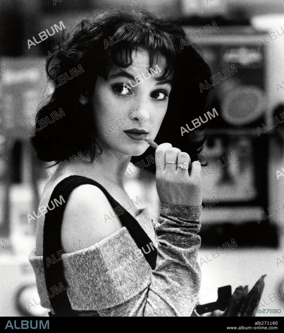 WINONA RYDER en HEATHERS, ESCUELA DE JOVENES ASESINOS, 1989 (HEATHERS), dirigida por MICHAEL LEHMANN. Copyright CINEMARQUE-NEW WORLD.