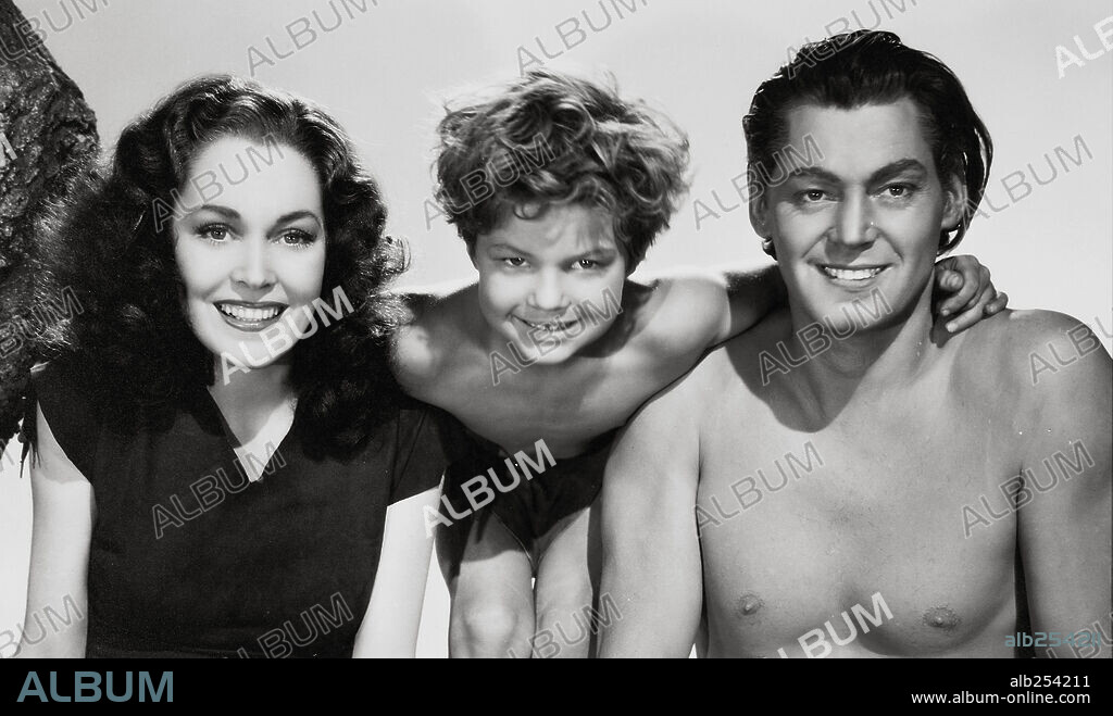 JOHNNY SHEFFIELD, JOHNNY WEISSMULLER y MAUREEN O'SULLIVAN en TARZÁN Y SU HIJO, 1939 (TARZAN FINDS A SON!), dirigida por RICHARD THORPE. Copyright M.G.M.