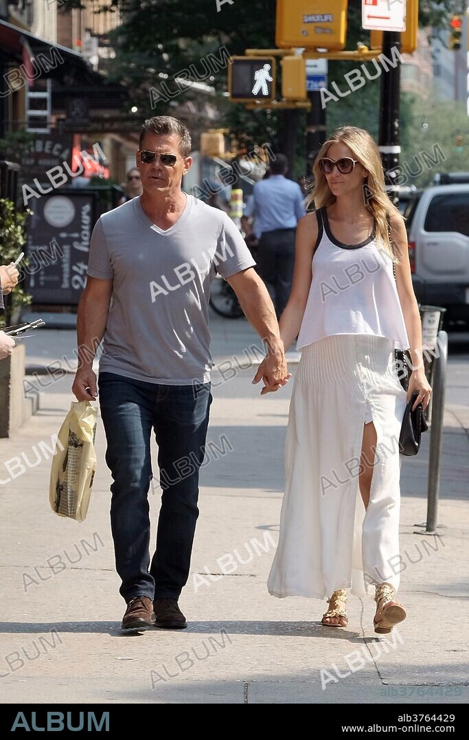 June 18, 2018 - New York, New York, United States - Actor Josh Brolin and his pregnant wife Kathryn Boyd walk in Tribeca on June 18 2018 in New York City. 18/06/2018