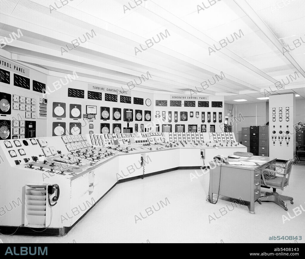 Main control room at the Shippingport Atomic Power Station, circa 1977.  Shippingport was the first full-scale nuclear electric power plant in the world. It operated between 1957 and 1982. The site is located on the Ohio River, 25 miles Northwest of Pittsburgh, Shippingport, Beaver County, PA.