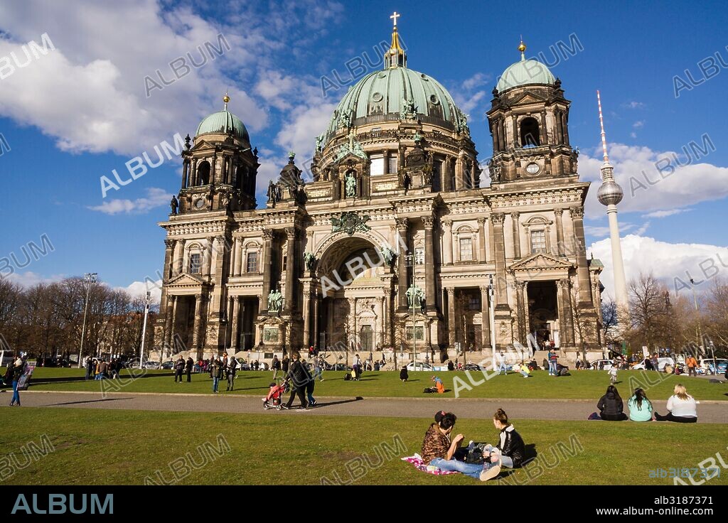 Catedral de Berlín (Berliner Dom )  templo de la Iglesia Evangélica,estilo neobarroco , S. XIX , Berlin,Alemania, europe.