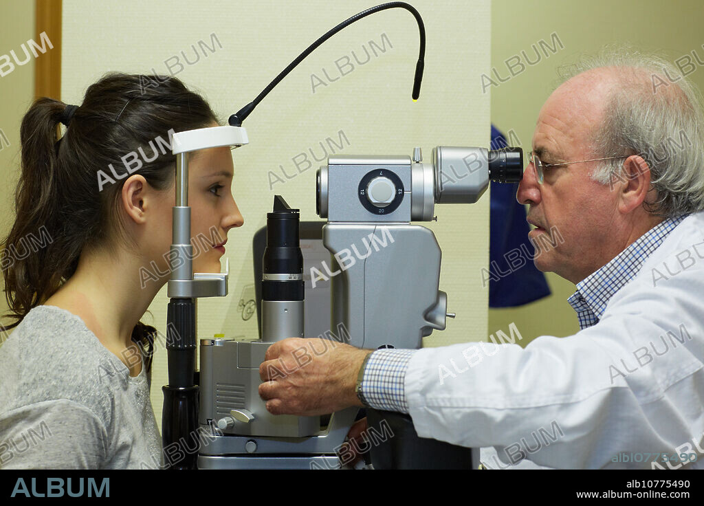 The PASCAL Photocoagulator is Topcon Medical Laser Systems TMLS¥s premier, fully integrated pattern scanning system Based on the groundbreaking PASCAL Method, PASCAL allows physicians to control the precision, safety, and efficiency of the photocoagulation procedure, while optimizing patient comfort and experience Ophthalmology, Hospital Donostia, San Sebastian, Gipuzkoa, Basque Country, Spain.