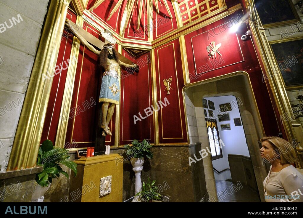 capilla del Santo Cristo, Iglesia Nuestra Senyora dels Dolors estilo neogótico del siglo XIX, edificada sobre la antigua iglesia de Sana María de Manacor, del siglo XV, Manacor, Mallorca, balearic islands, spain, europe.