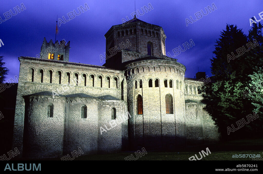 Ripoll, ábside del monasterio de Santa María (arq. románica) (El Ripollés).