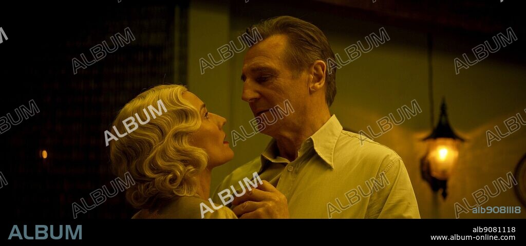 DIANE KRUGER and LIAM NEESON in MARLOWE, 2022, directed by NEIL JORDAN. Copyright Parallel Film Productions.