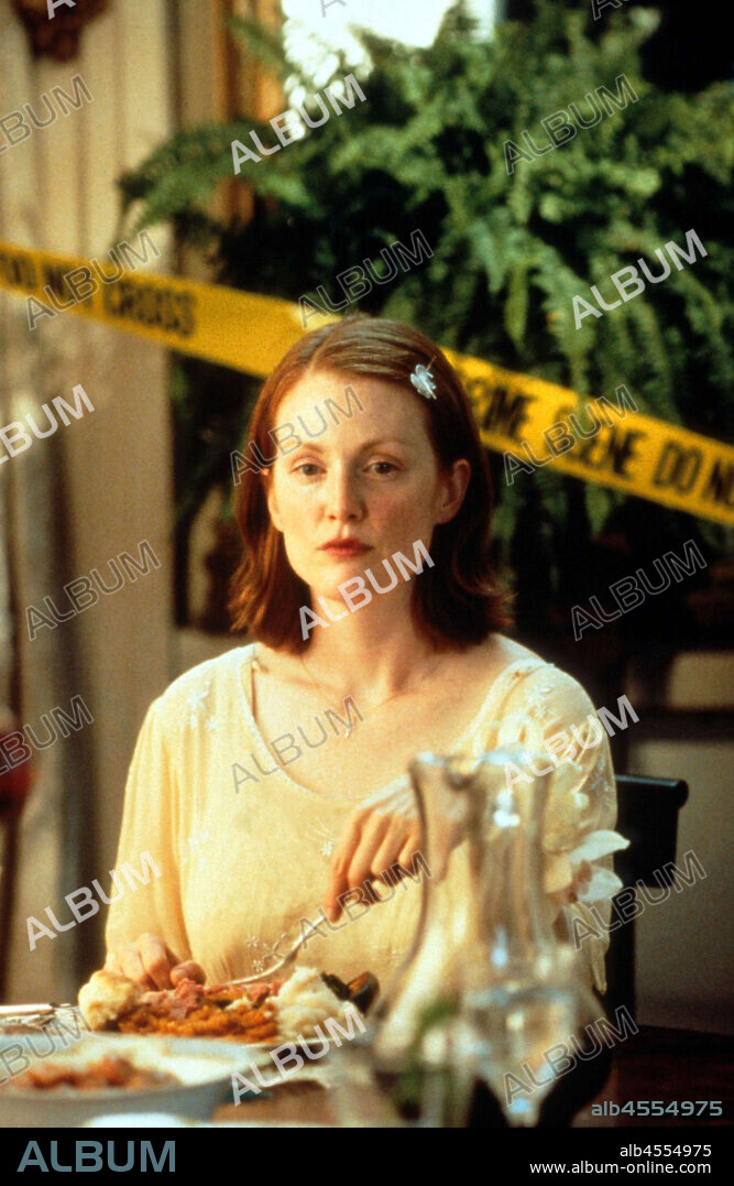 JULIANNE MOORE in COOKIE'S FORTUNE, 1999, directed by ROBERT ALTMAN. Copyright MOONSTONE ENTERTAINMENT.