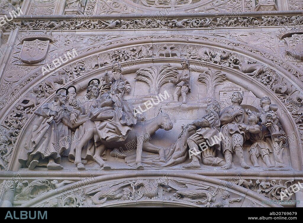 PUERTA DE RAMOS - GRUPO ESCULTORICO EN  RELIEVE DE LA ENTRADA TRIUNFAL DE JESUS EN JERUSALEN - S XVII.