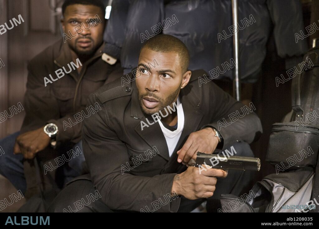DARIUS MCCRARY and OMARI HARDWICK in NEXT DAY AIR, 2009, directed by BENNY BOOM. Copyright SUMMIT ENTERTAINMENT.