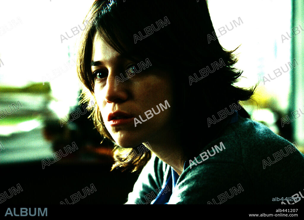 CHARLOTTE GAINSBOURG in 21 GRAMS, 2003, directed by ALEJANDRO GONZALEZ IÑARRITU. Copyright FOCUS FILMS INC. / SHELDON, JIM.