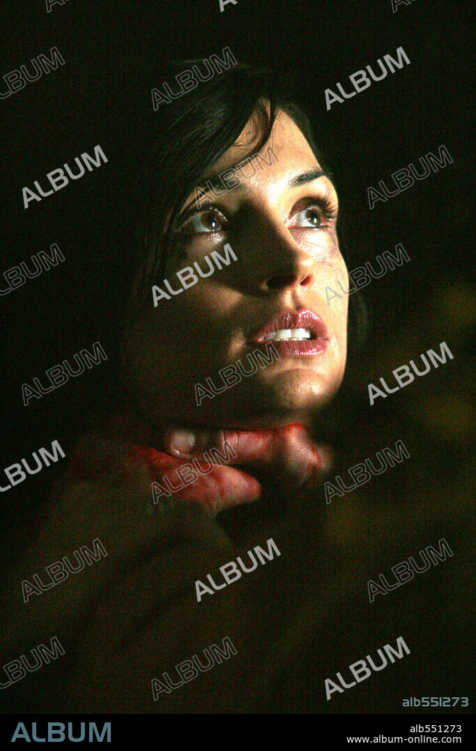 FAMKE JANSSEN in HIDE AND SEEK, 2005, directed by JOHN POLSON. Copyright 20TH CENTURY FOX.