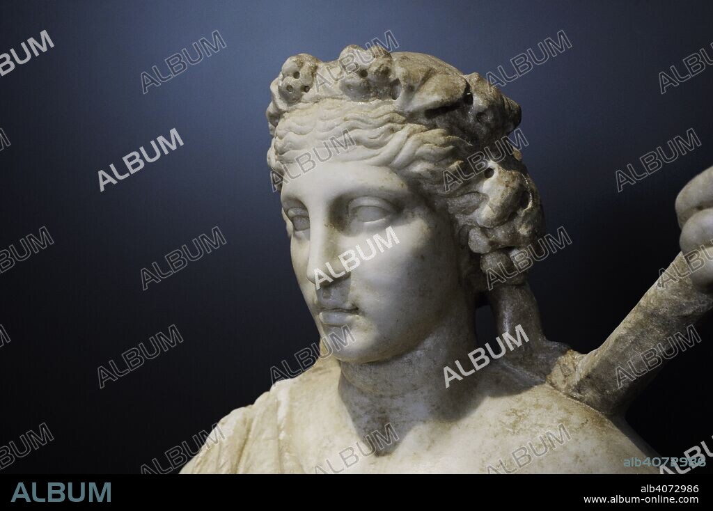 Baco (Dioniso). Dios de la vendimia y el vino. Estatua de mármol. Detalle. Siglo II. Procedente de Aldaya (provincia de Valencia). Museo Arqueológico Nacional. Madrid. España.