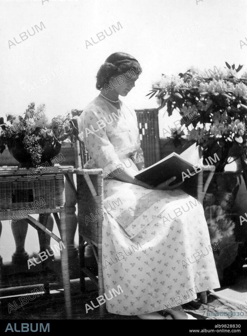 Grand Duchess Tatiana Nikolaevna of Russia in Livadia, Crimea ca. 1914.