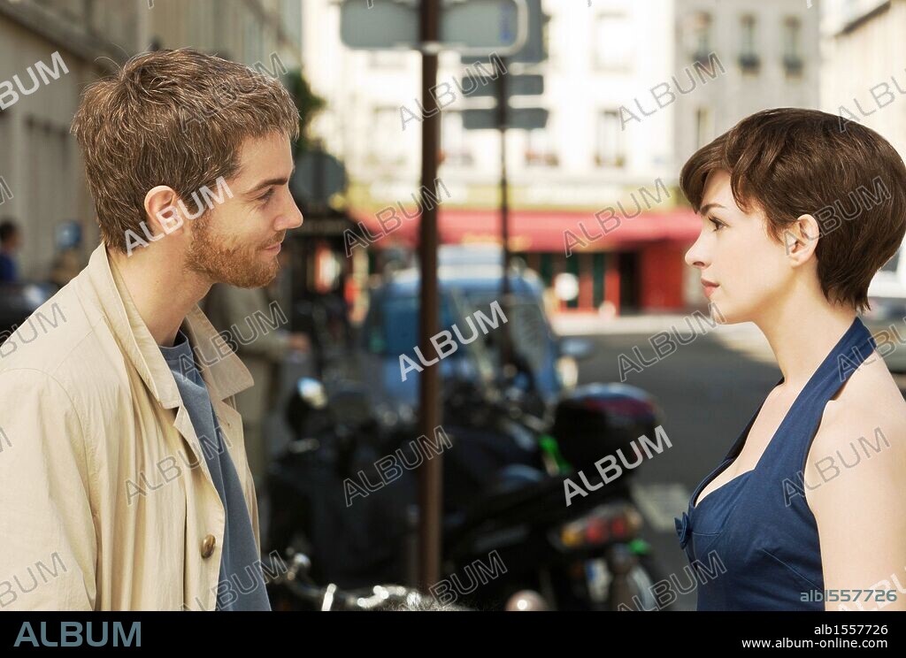 ANNE HATHAWAY y JIM STURGESS en ONE DAY-SIEMPRE EL MISMO DIA, 2011 (ONE DAY), dirigida por LONE SCHERFIG. Copyright RANDOM HOUSE FILMS.