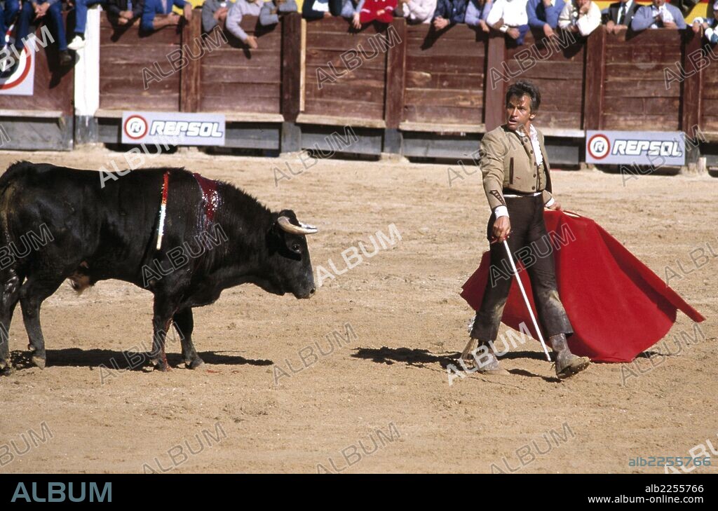 PALOMO LINARES. SEBASTIAN PALOMO MARTINEZ. MATADOR DE TOROS ESPAÑOL. LINARES 1947-. FESTIVAL TAURINO.
