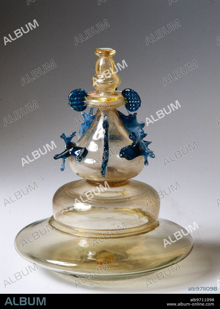 Vidrio catalán, salero-especiero, siglo XVIII. Colección privada.