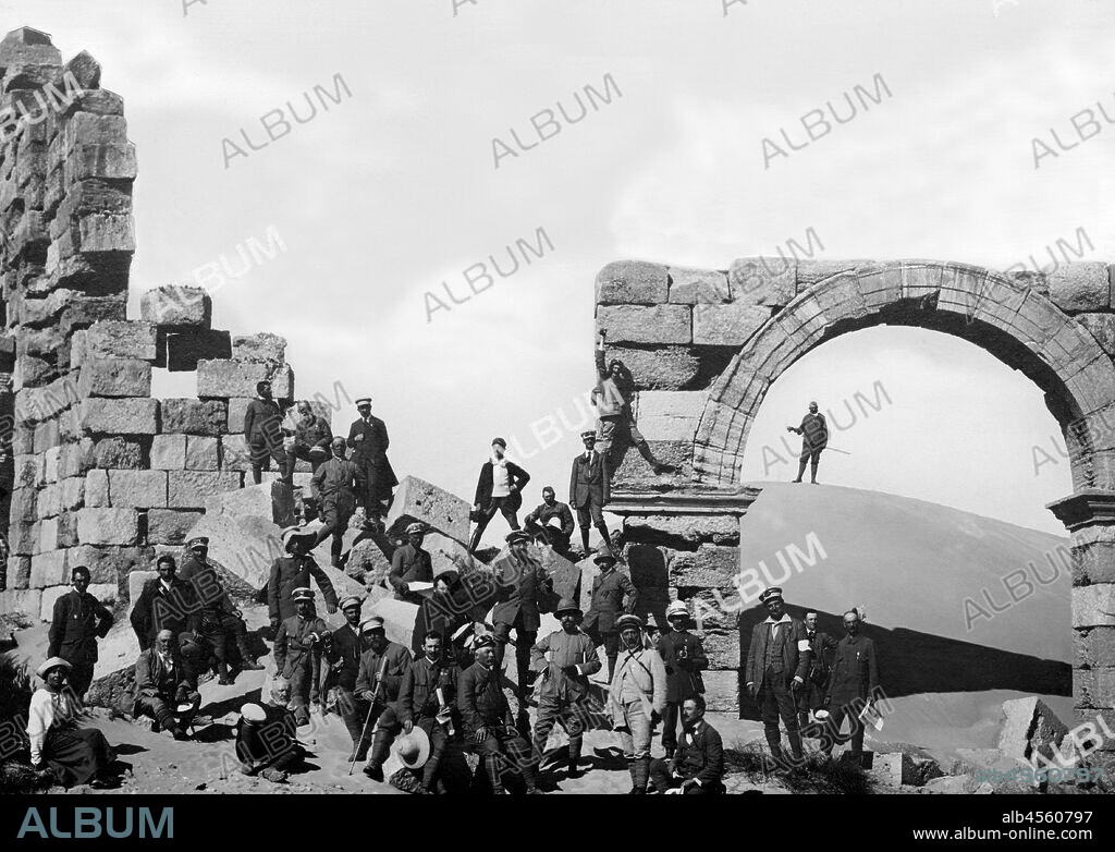 Africa. libia. leptis magna. national excursion 1914.