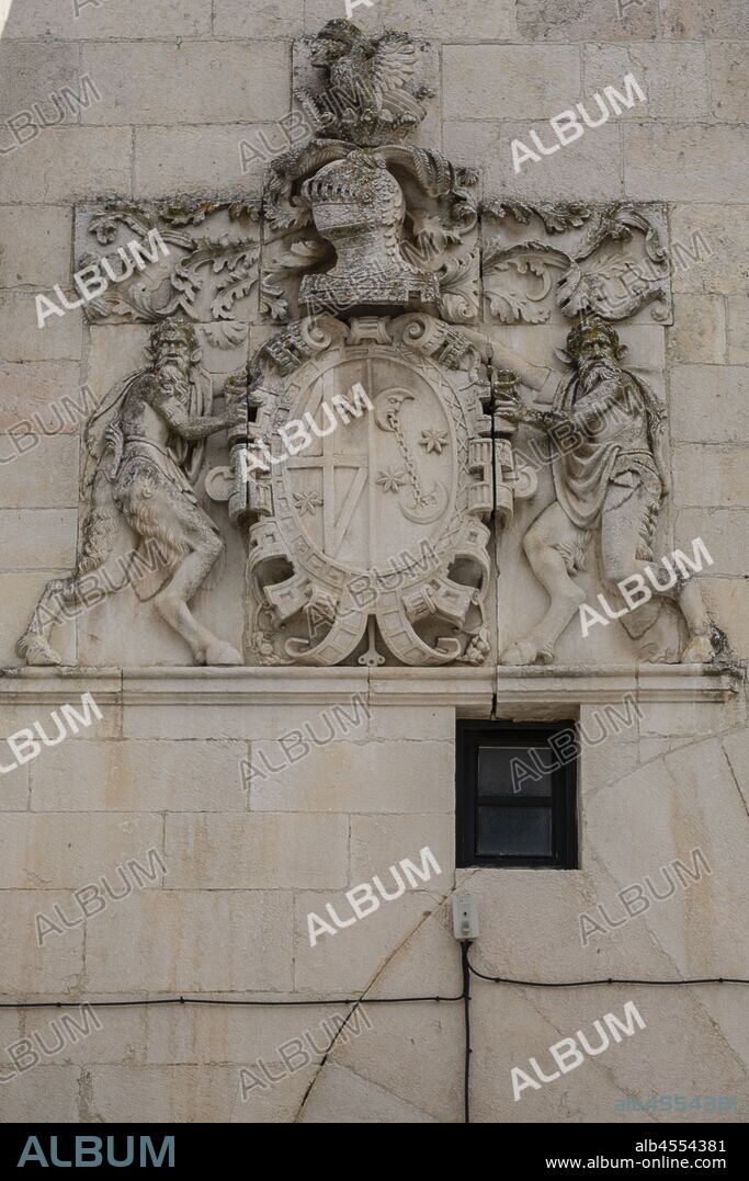 Palacio Bustamante, barroco, siglo XVII, escudo de armas de los Zumalburu y Vicuñas,Salvatierra, Álava , comunidad autónoma del País Vasco, Spain.