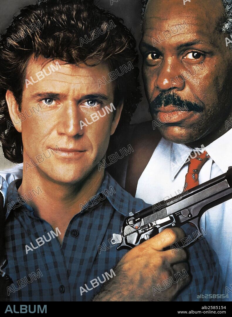 DANNY GLOVER y MEL GIBSON en ARMA LETAL II, 1989 (LETHAL WEAPON 2), dirigida por RICHARD DONNER. Copyright WARNER BROTHERS.