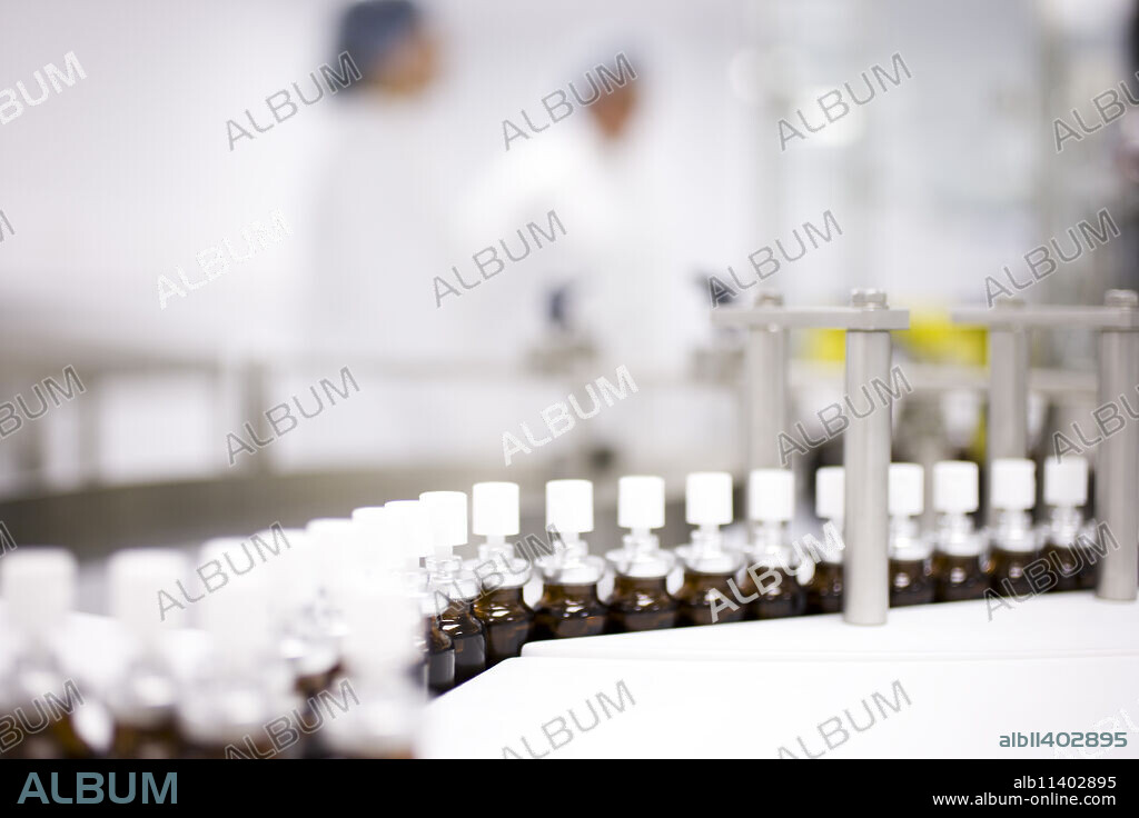 Sativex is a drug derived from cannabis, produced by the GW Pharmaceuticals laboratory. This oral spray has just obtained marketing authorization in France, for use limited to patients with multiple sclerosis.