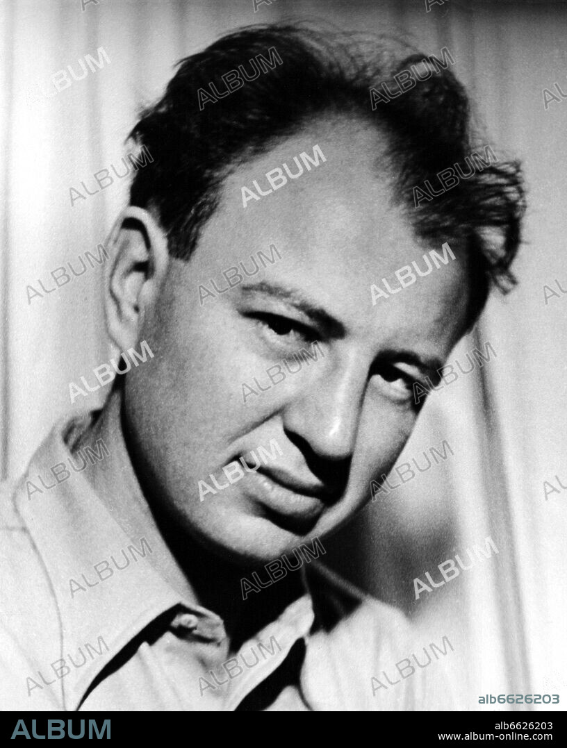 Author Howard Fast in 1945. Portrait by photographer Fred Stein (1909-1967) who emigrated 1933 from Nazi Germany to France and finally to the USA.