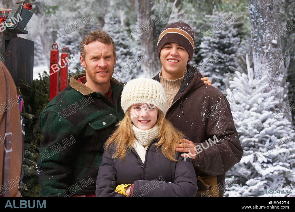 COURTNEY JINES, MICHAEL MITCHELL et TATE DONOVAN dans SILVER BELLS, 2005, réalisé par DICK LOWRY. Copyright CBS-TV / HEINILA, ERIKA.