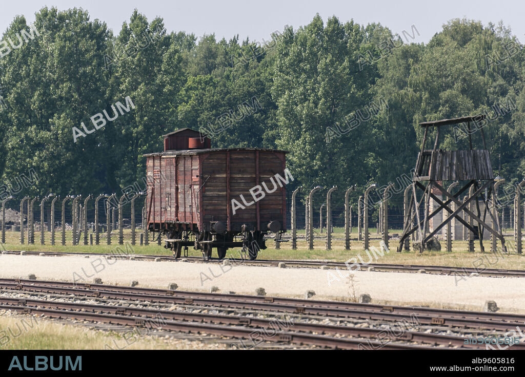 vias de tren, campo de concentracion de Auschwitz-Birkenau, museo estatal, Oswiecim, Polonia, eastern europe.