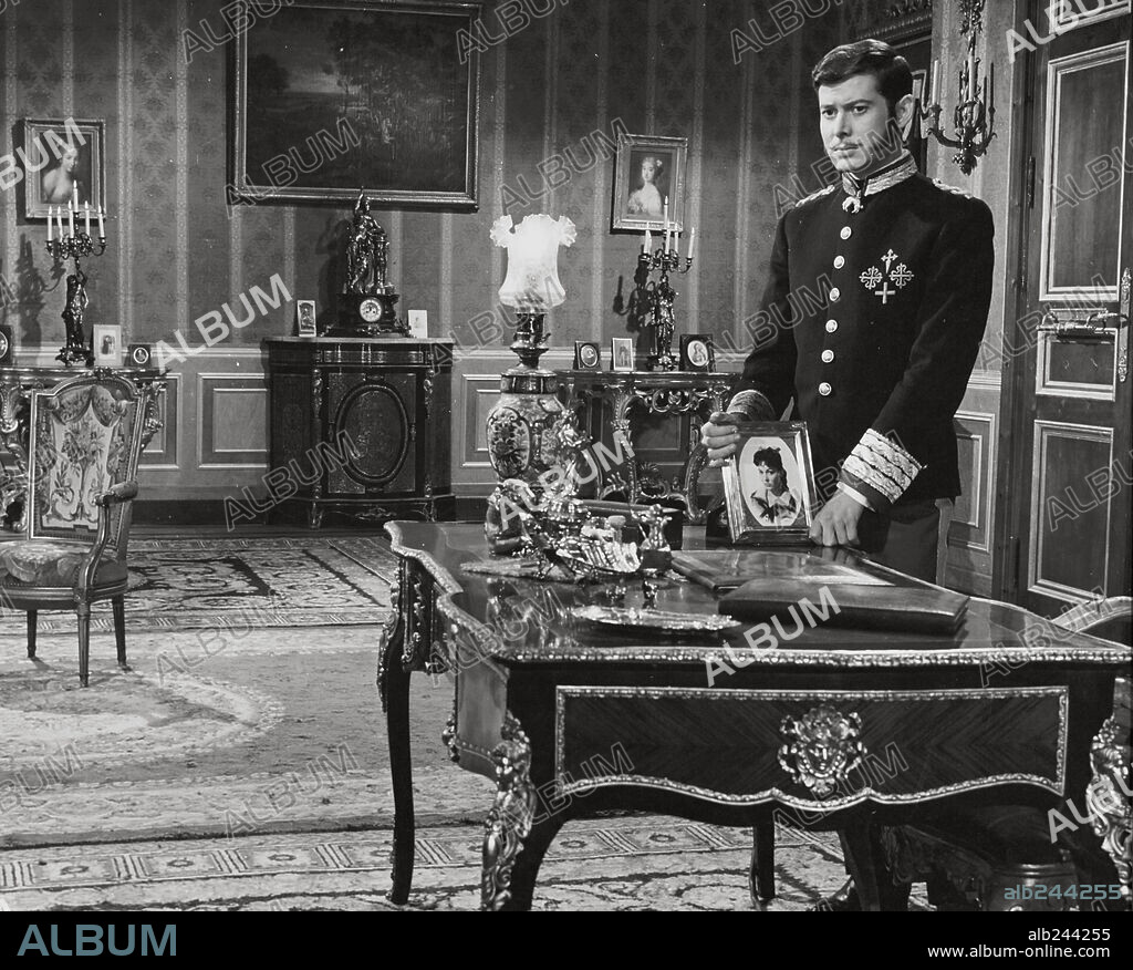 VICENTE PARRA en DONDE VAS TRISTE DE TI?, 1960. Copyright BALCAZAR P.C.