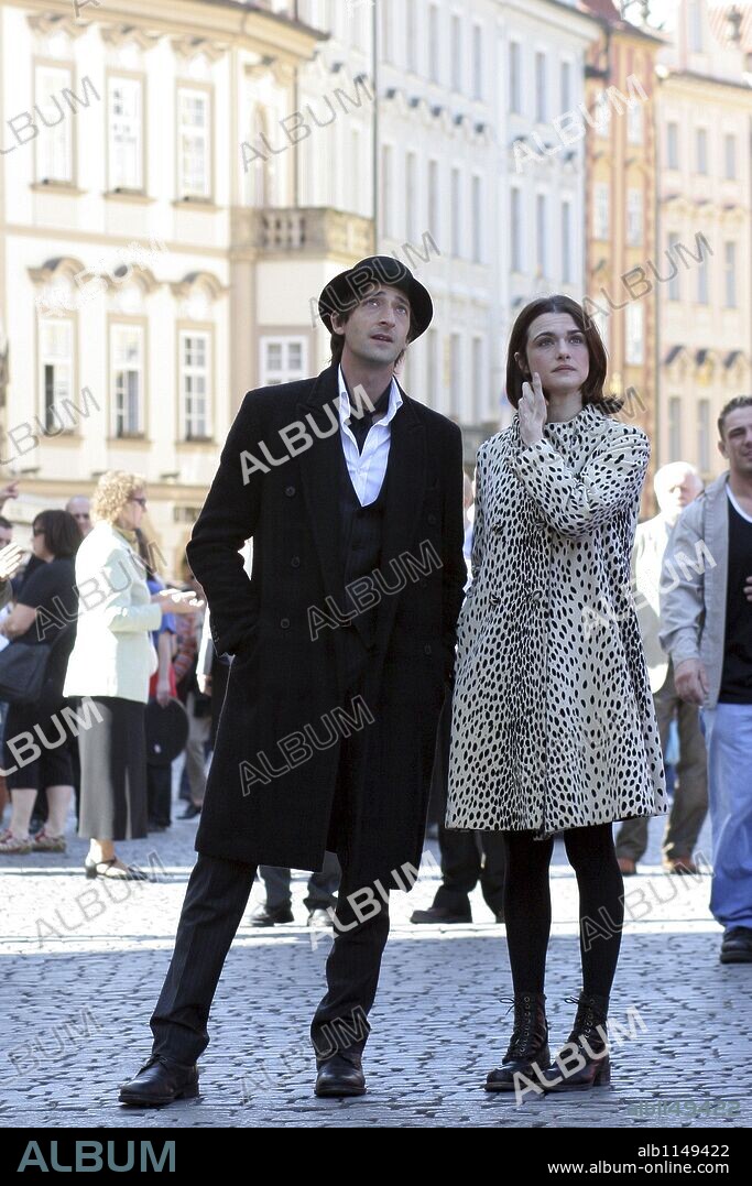 ADRIEN BRODY y RACHEL WEISZ en THE BROTHERS BLOOM, 2008, dirigida por RIAN JOHNSON. Copyright ENDGAME ENTERTAINMENT/RAM BERGMAN PRODUCTIONS.