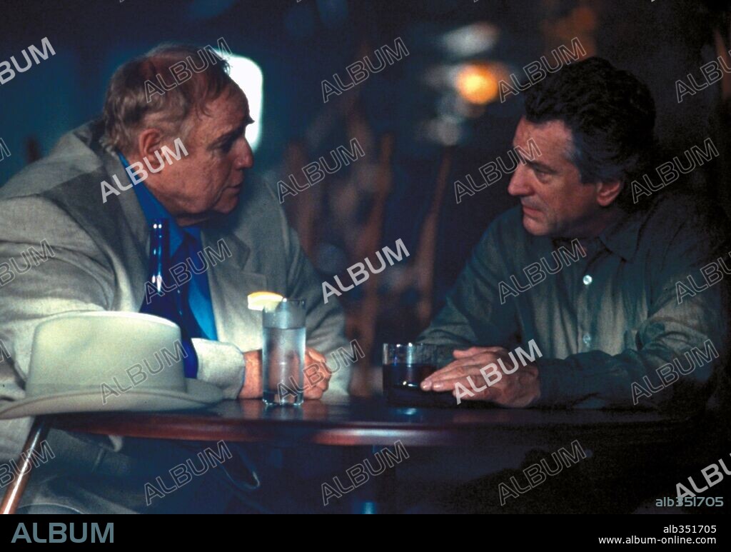 MARLON BRANDO y ROBERT DE NIRO en SCORE, THE [UN GOLPE MAESTRO], 2001 (THE SCORE), dirigida por FRANK OZ. Copyright MANDALAY PICTURES / CARUSO, PHILLIP.