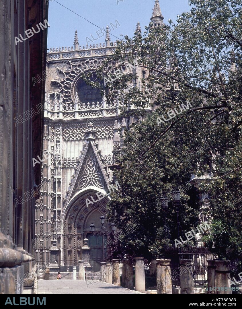 FERNANDEZ CASANOVA ADOLFO. PORTADA DE LA CONCEPCION O PORTADA DEL PATIO DE LOS NARANJOS DE LA CATEDRAL DE SEVILLA - 1887 - NEOGOTICO ESPAÑOL.