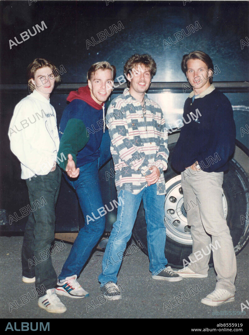 Göteborg 1994-07-01. Arvingarna - Kim Carlsson - Casper Janebrink - Tommy Carlsson - Lars Larsson *** Local Caption *** GP Foto: Johannes Berner. KAMERAREPORTAGE.