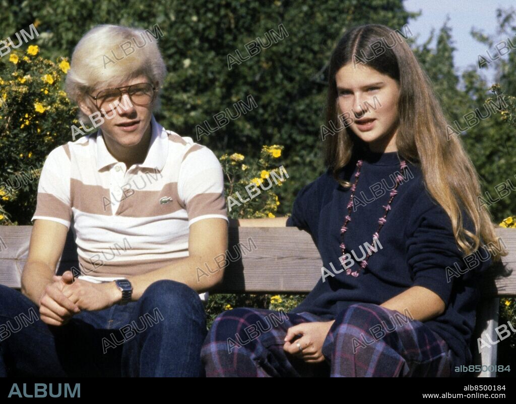 STOCKHOLM 1980SEP. Barnskådespelarna Jan Ohlsson och Lena Wisborg kända för sina roller som Emil och Ida i filmerna om "Emil i Lönneberga", tillsammans i Stockholm i september 1980.. Foto: Jan Collsiöö / SCANPIX / Kod. 1001.