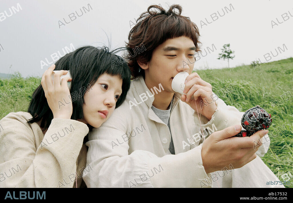 SU-JEONG LIM en SOY UN CYBORG, 2006 (SAIBOGUJIMAN KWENCHANA), dirigida por CHAN-WOOK PARK. Copyright MOHO FILMS.