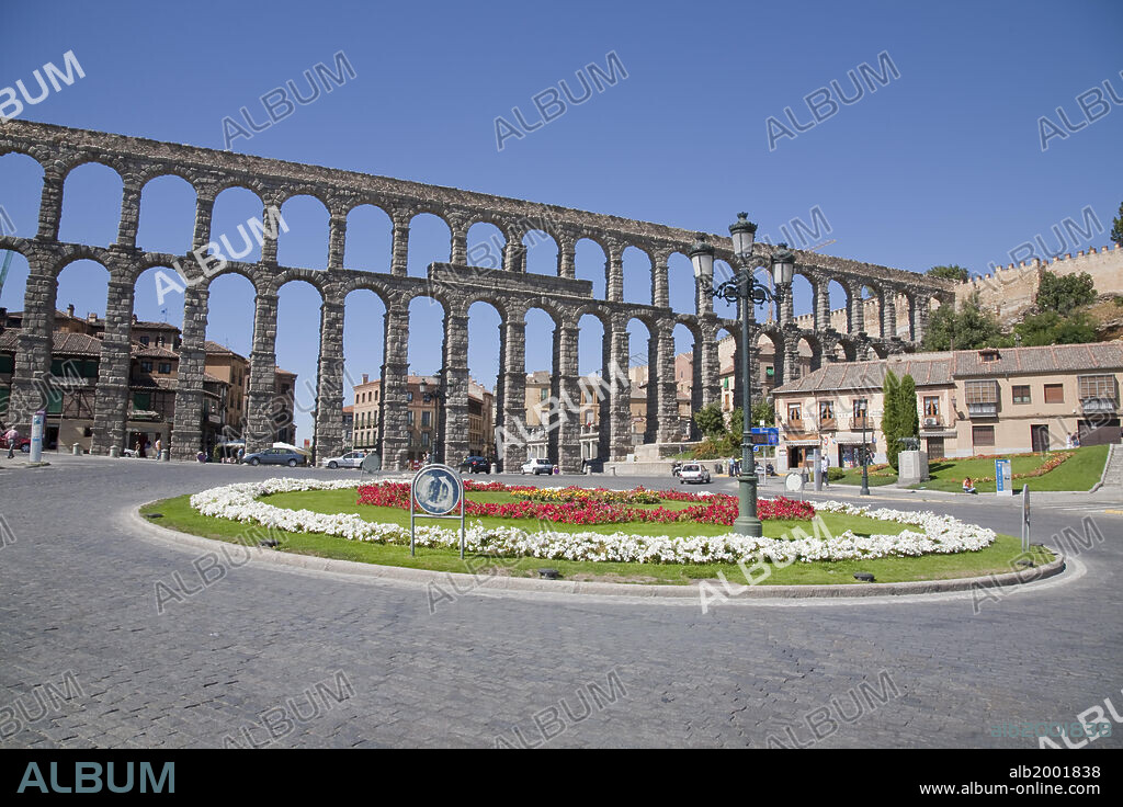 Constructed in the 1st or 2nd century AD, the aqueduct was built to supply water to Segovia. Its total length from its origin in the Guadarrama Mountains is 14,965m, of which 958m are arched (166 arches). At its tallest, the aqueduct reaches a height of 28.5 meters, including a nearly 6 meters of foundation. It is a masterwork of Roman hydraulic engineering made with large blocks of granite aligned without mortar. Water runs in a canal, above, and crosses the old quarter of the city until reaching the Alcazar (Fortress). The aqueduct was declared National Monument in 1884. In 1985 it was declared World Heritage Site by UNESCO.
