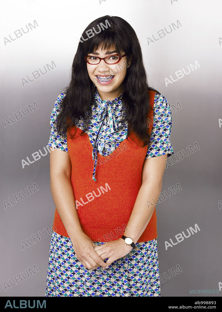 AMERICA FERRERA in UGLY BETTY, 2006. Copyright TOUCHSTONE TELEVISION.