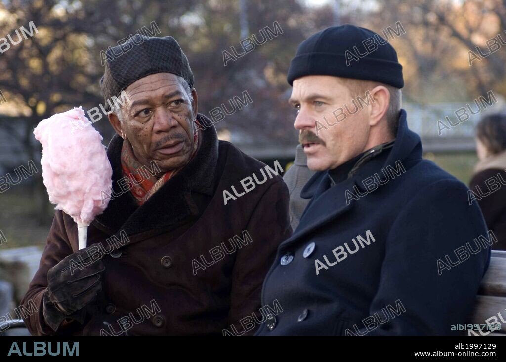 MORGAN FREEMAN and WILLIAM H. MACY in THE MAIDEN HEIST, 2009, directed by PETER HEWITT. Copyright REVELATIONS ENTERTAINMENT.